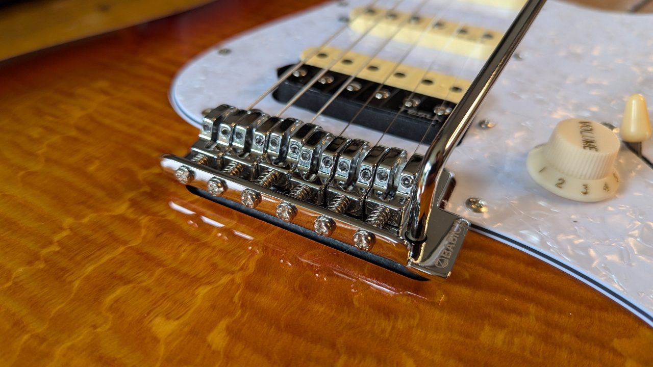 The Babicz tremolo on the Harley Benton ST-Modern Plus