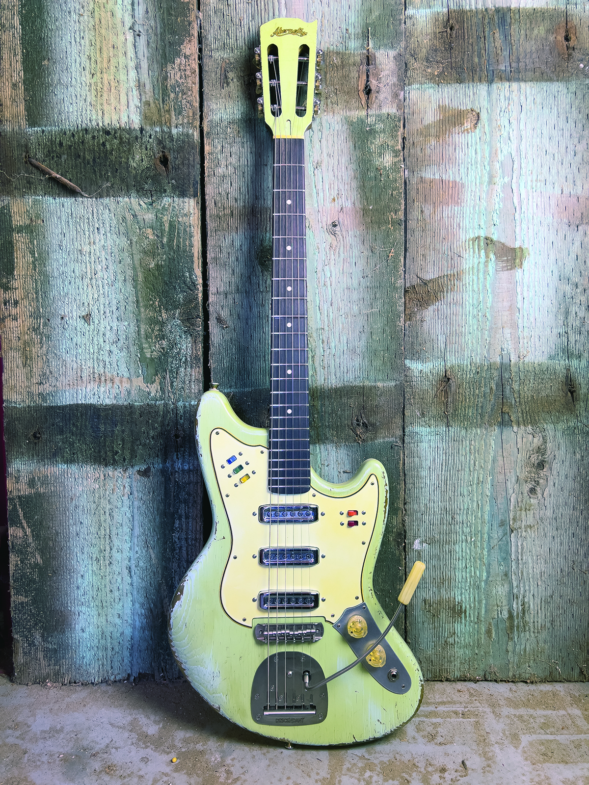 A photo showing the Abernethy Sonic Empress THC electric guitar