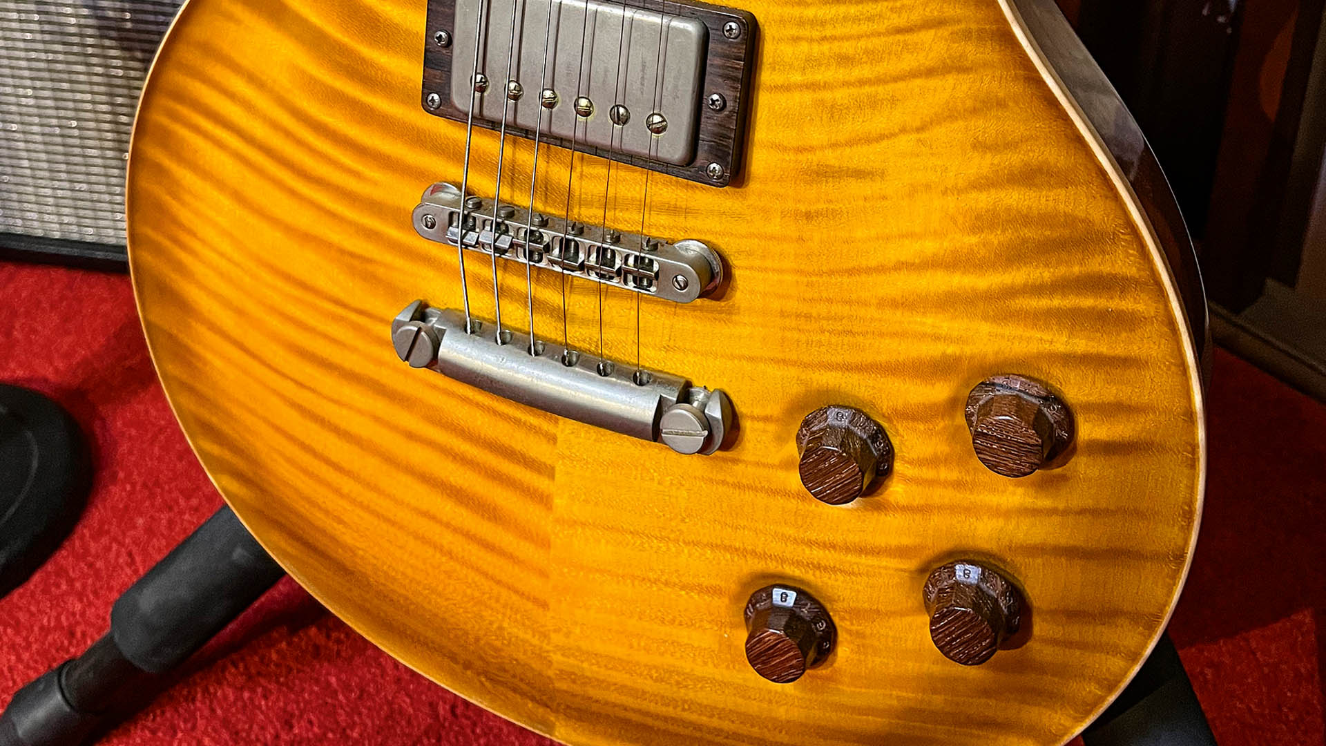 Singlecut shootout: Collector’s Choice ‘Danger ‘Burst’ vs Nik Huber Orca '59