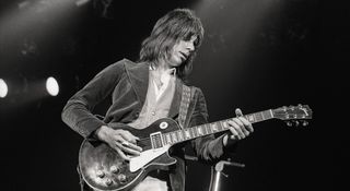 Jeff Beck plays his 54 Les Paul Oxblood onstage in 1973