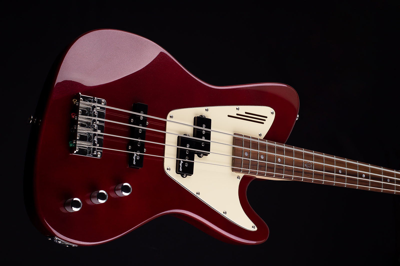 Magneto Guitars' Ruby Bass