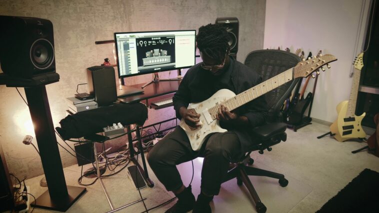 Tosin Abasi