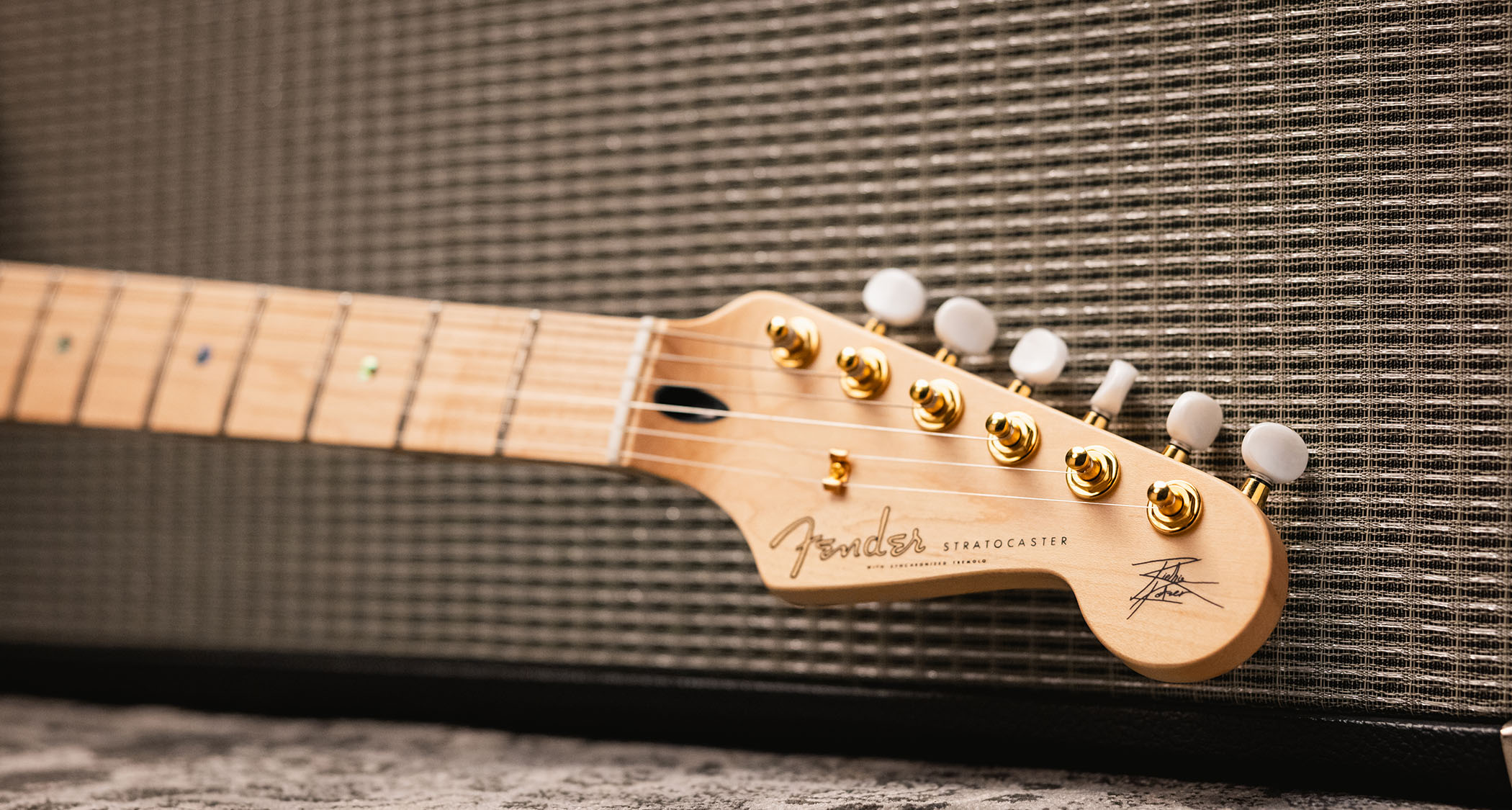 The Fender Richie Kotzen Stratocaster is made in Japan and features a contoured ash body with a stunning figured maple top, and comes with DiMarzio pickups and Gotoh tuners.