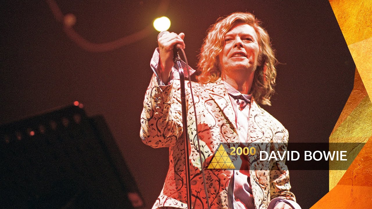 David Bowie - Life on Mars (Glastonbury 2000) - YouTube