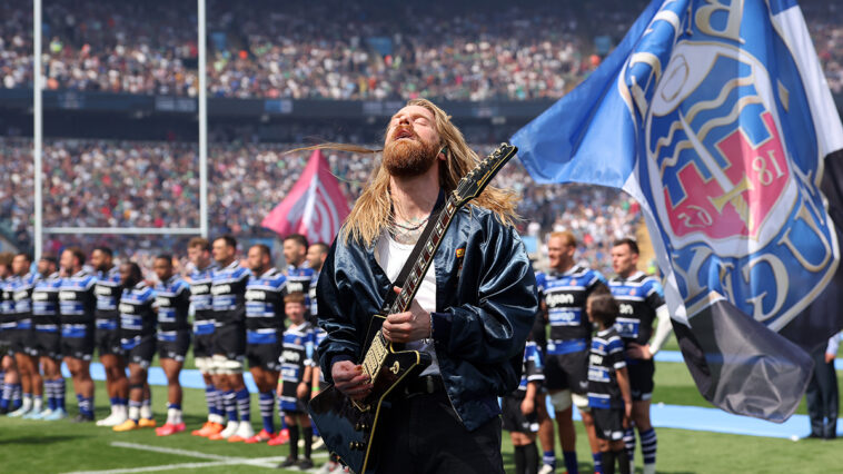 “I bet if it had been Brian May playing this it would have been labeled incredible!” Sam Ryder delivers an electric guitar-driven rendition of the British national anthem – and somehow stirs up controversy