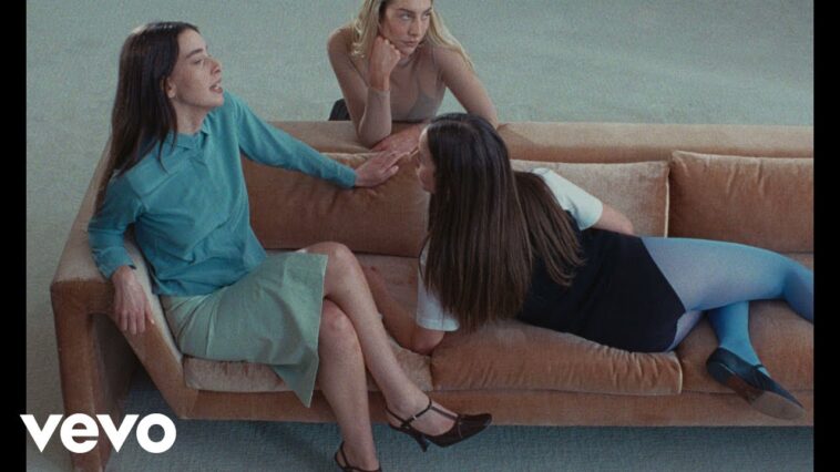 HAIM - Relationships (Official Video) - YouTube