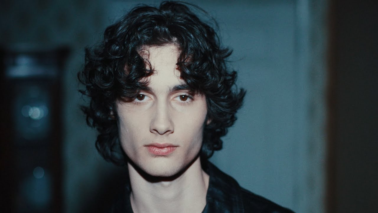 sombr - back to friends (official video) - YouTube