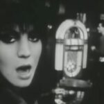 “There’s nothing more threatening than a girl with a guitar”: The classic ’80s hit that topped the US chart for seven weeks and turned Joan Jett into a rock icon