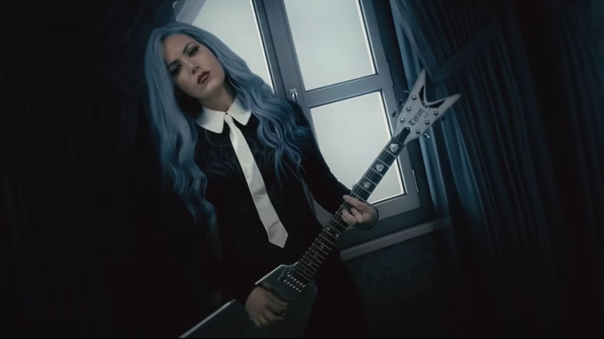 Alissa White-Gluz Parts Ways with Arch Enemy]