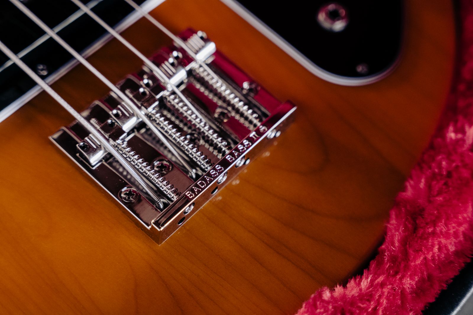 A photo showing a detail of the Mike Dirnt Epiphone Grabber G-3 Bass