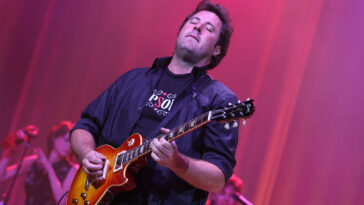 Vince Gill on his treasured 1959 Les Paul 'Burst