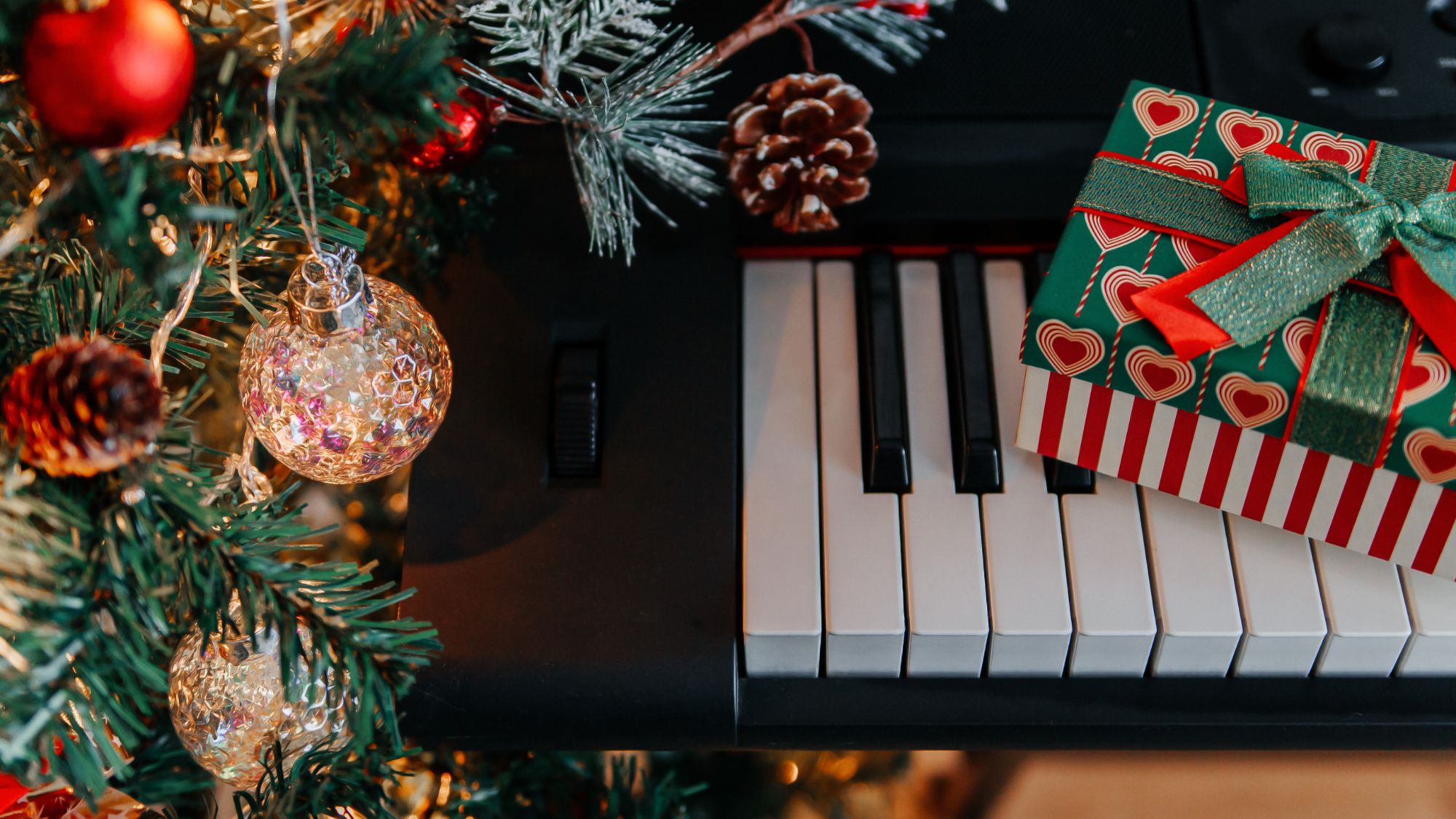 5 Reasons Why a Gift Card is the Easiest Holiday Gift for Musicians This Christmas]