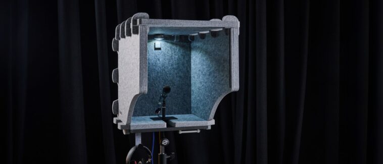 "An Easily Transportable Device Offering a Practical and Realistic Solution for Various Settings: t.akustik Vocal Head Booth Mobile Review"]