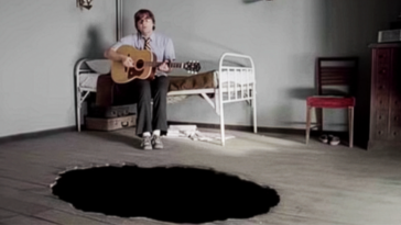 "How a 15-Minute Song Became a Timeless Reflection on Loss: The Swiftly Created Death Cab for Cutie Classic"]