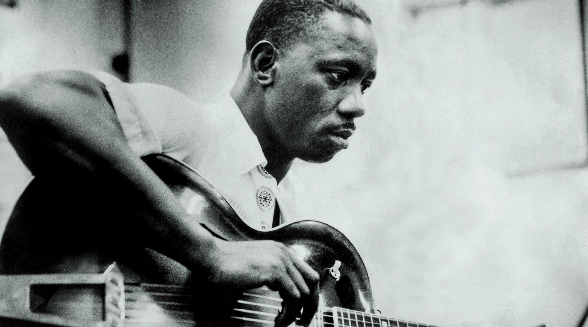 "I Never Rehearse: Occasionally, I Just Open My Case and Toss in a Raw Piece of Meat" - The Late Guitar Genius Who Rejected Jazz, Topped the Pop Charts, and Feared Playing Solos]