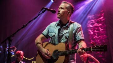 Jason Isbell Discusses His Distinctive Method for ‘Foxes in the Snow’]