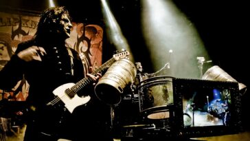 Jim Root discusses the creation of his signature Fender Telecaster.]