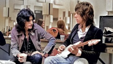 Joe Perry Discusses Jeff Beck, Jimmy Page, Slash, and Legendary Rock Icons]