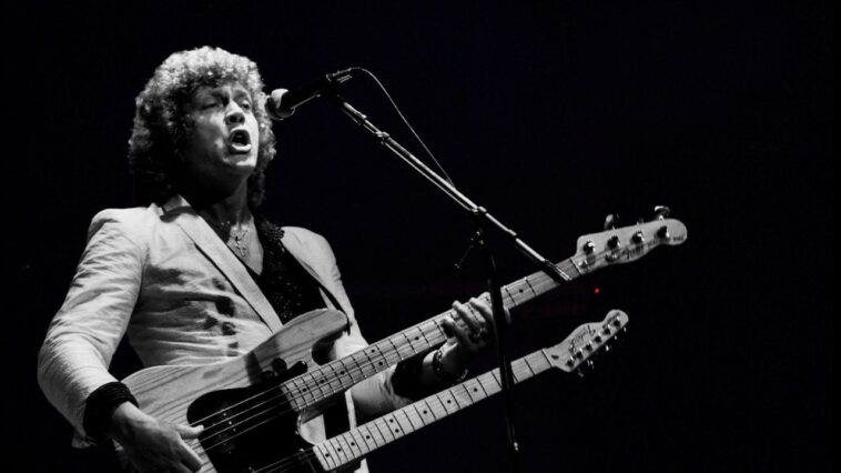 John Lodge of the Moody Blues: Fender Duets and the Groovy '60s]