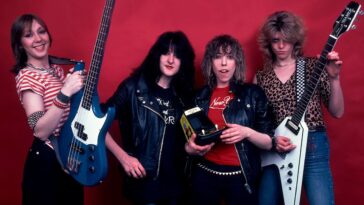 Kim McAuliffe of Girlschool Discusses Touring with Motörhead]