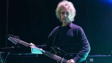 Perry Bamonte, The Cure's Guitarist, Passes Away at 65]