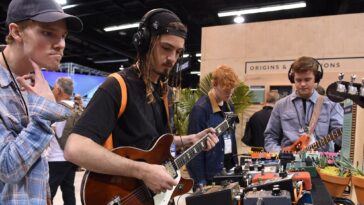 Reverb Analyzes the Trends Shaping the Secondhand Equipment Market]