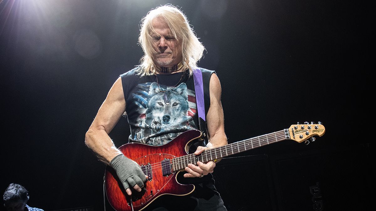 Steve Morse discusses his exit from Deep Purple.]