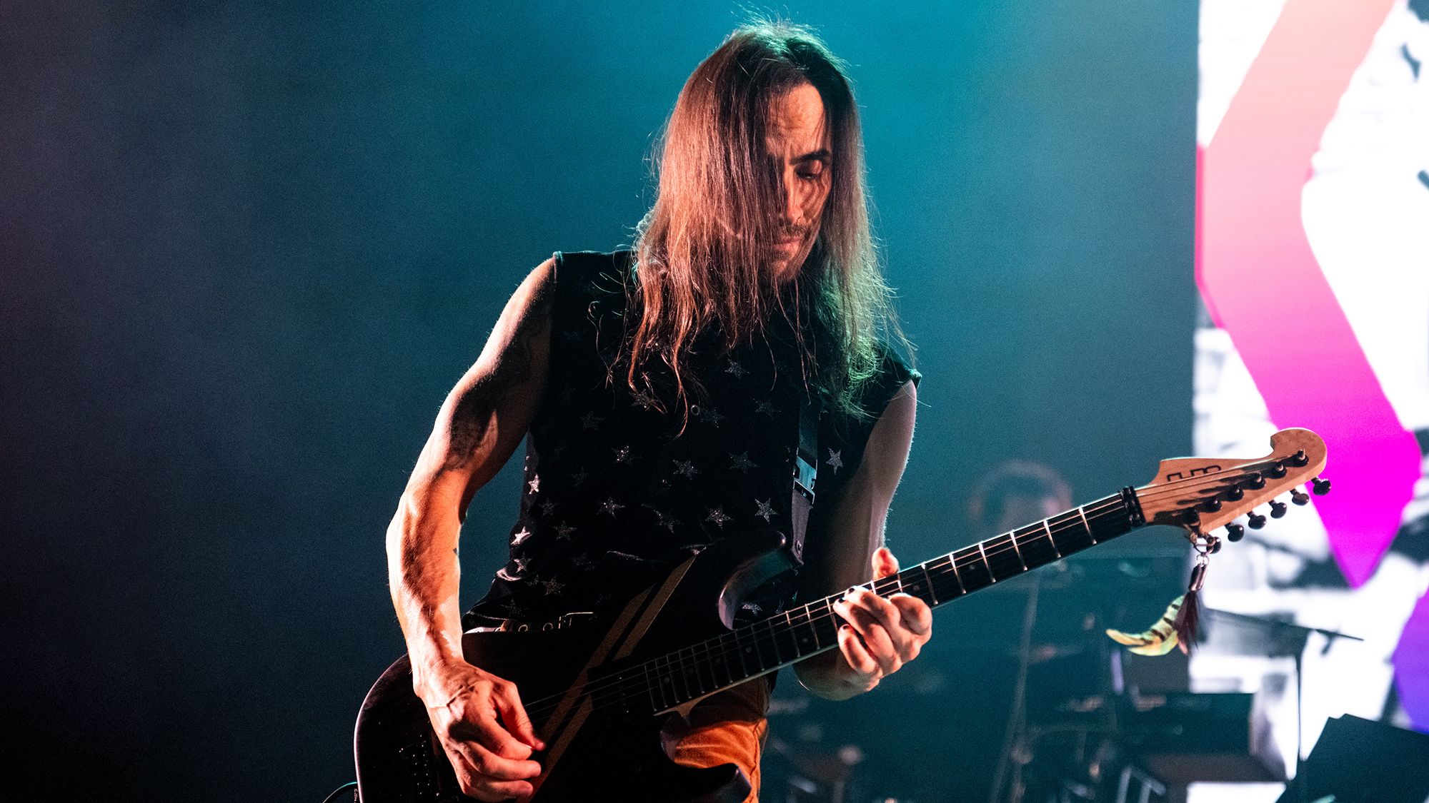 The Reason Behind Nuno Bettencourt's Departure from Washburn and the Launch of Nuno Guitars]