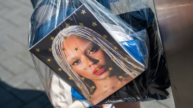 "Who Rules the World? Beyoncé’s Cowboy Carter Achieves Highest-Grossing Solo Tour of the Year"]