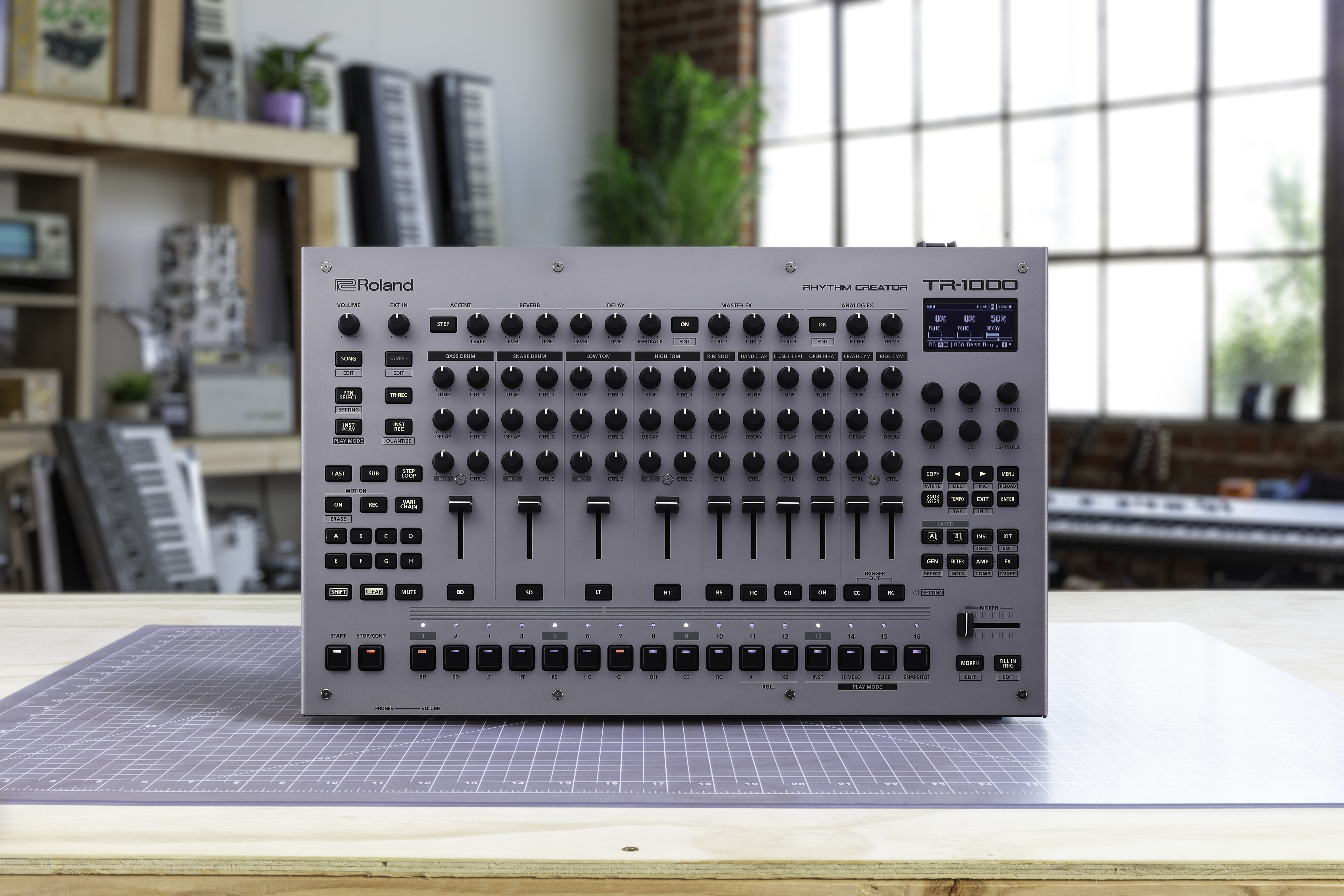 Roland TR-1000 drum machine