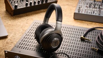 "An Elegantly Crafted Headphone with Exceptional Sound Quality: Focal Lensys Professional Review"]