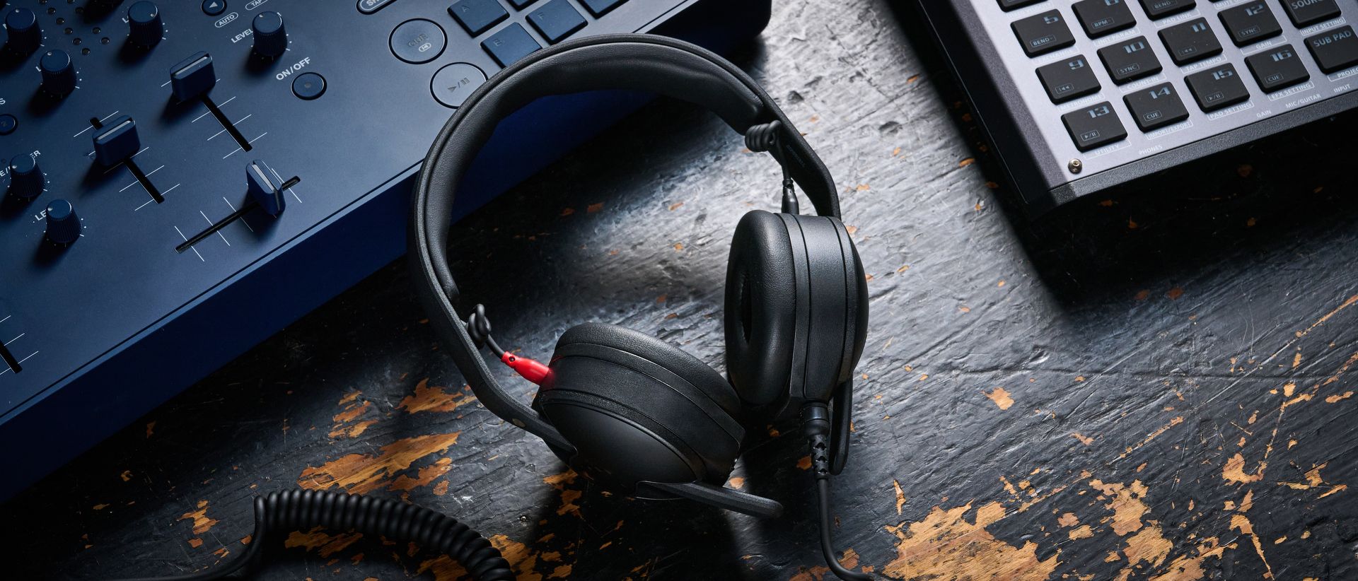 "An Ideal Blend of Comfort and Sound Quality in a Lightweight Design: Rode NTH-50 Review"]