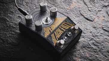 “An Unconventional Take on Fuzz: A Review of Manson Guitar Works' Supermassive Black Fuzz for Muse Fans and Beyond”]
