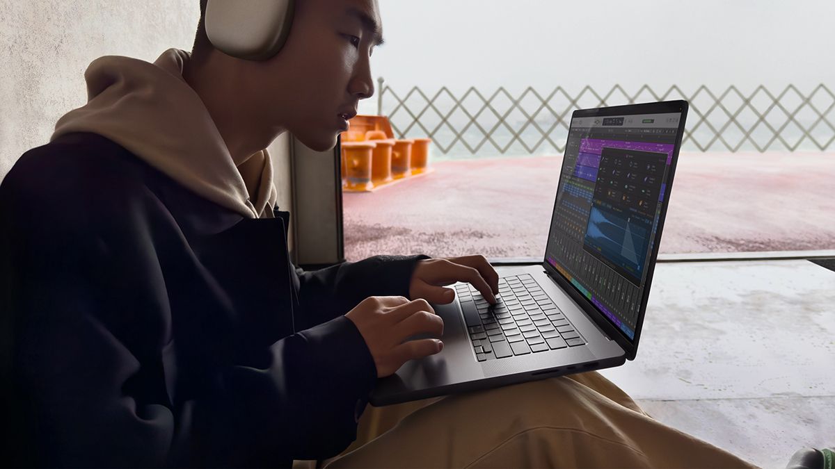 Apple enhances Logic Pro's AI capabilities by introducing a Synth Player and a "personal music theory advisor" that can create chord progressions from any audio or MIDI recording.]