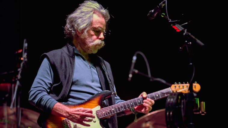 Bob Weir Discusses the Guitar He Borrowed from George Benson]
