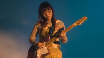 Casio's Dimension Shifter manipulates effect parameters through movement control.]