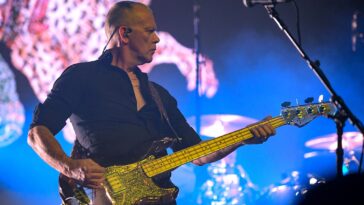 Charlie Jones discusses his experiences with Page and Plant and his integration into The Cult.]