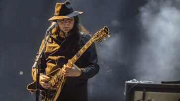"Daron Malakian Remembers Fronting Metallica: 'I Turned Around and Said, 'Hey.' It Was Lars, Kirk, and Jason Newsted, and I Was Like, 'What Do You Know?' I Just Mentioned 'Master of Puppets' and Told Them to Count It In."]