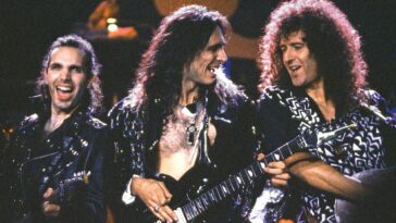 How Steve Vai Surprised Brian May During Their 1970s Meeting]