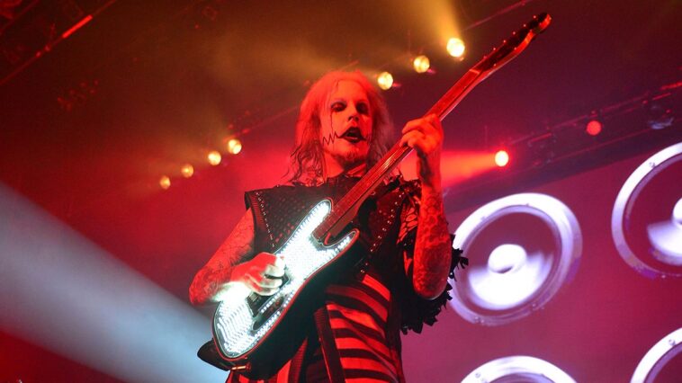 John 5 Discusses the Story Behind His Illuminated Telecaster]