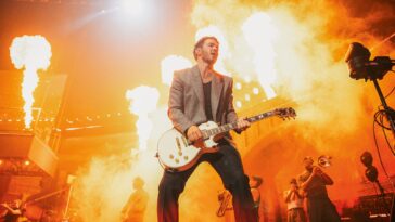 Kevin Jonas of the Jonas Brothers Shares His Passion for Doves and DADGAD Tuning]