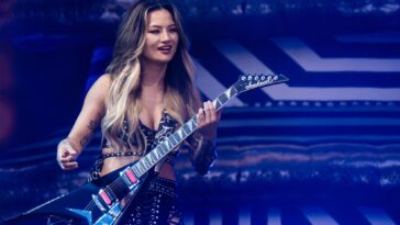 Kiki Wong's Disappointments with Smashing Pumpkins Live Setup and Equipment]