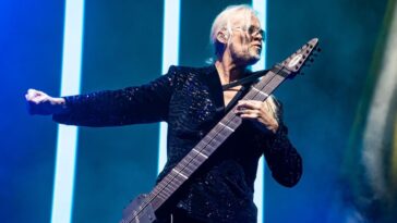 "Not Giving Much Thought, I Advised to 'Sell All the Assets'—Little Did I Expect This Item's Surging Value": As Debts Piled Up, Nick Beggs Let Go of His Bass from Kajagoogoo’s 'Too Shy'; Four Decades Later, His Fans Assisted in Its Repurchase.]