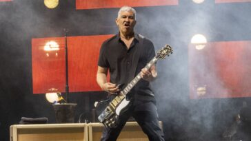 Pat Smear on the mend after unusual gardening mishap]