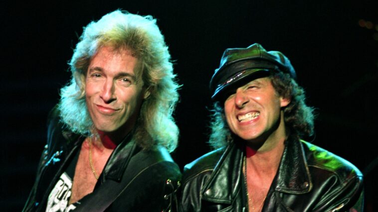 "Reflecting on the Past: Ex-Scorpions Bassist Francis Buchholz Passes Away at 71 After an Evening of Red Wine and Nostalgic Music"]