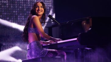 “Renewing Your Driver’s License”: Fans ponder the enigmatic front page of Olivia Rodrigo’s site.]