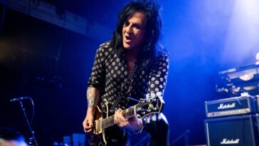 "Steve Stevens' Departure from Electric Guitar and His Reasons for Coming Back"]