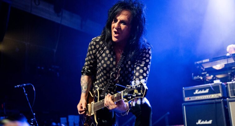 "Steve Stevens' Departure from Electric Guitar and His Reasons for Coming Back"]