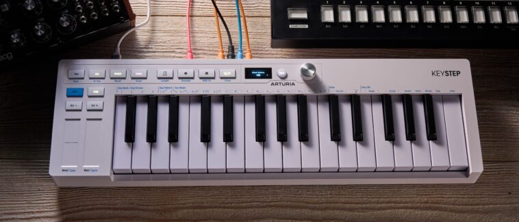 "Substantial Enhancement with New Features and Simplified Controls: Arturia KeyStep Mk2 Review"]