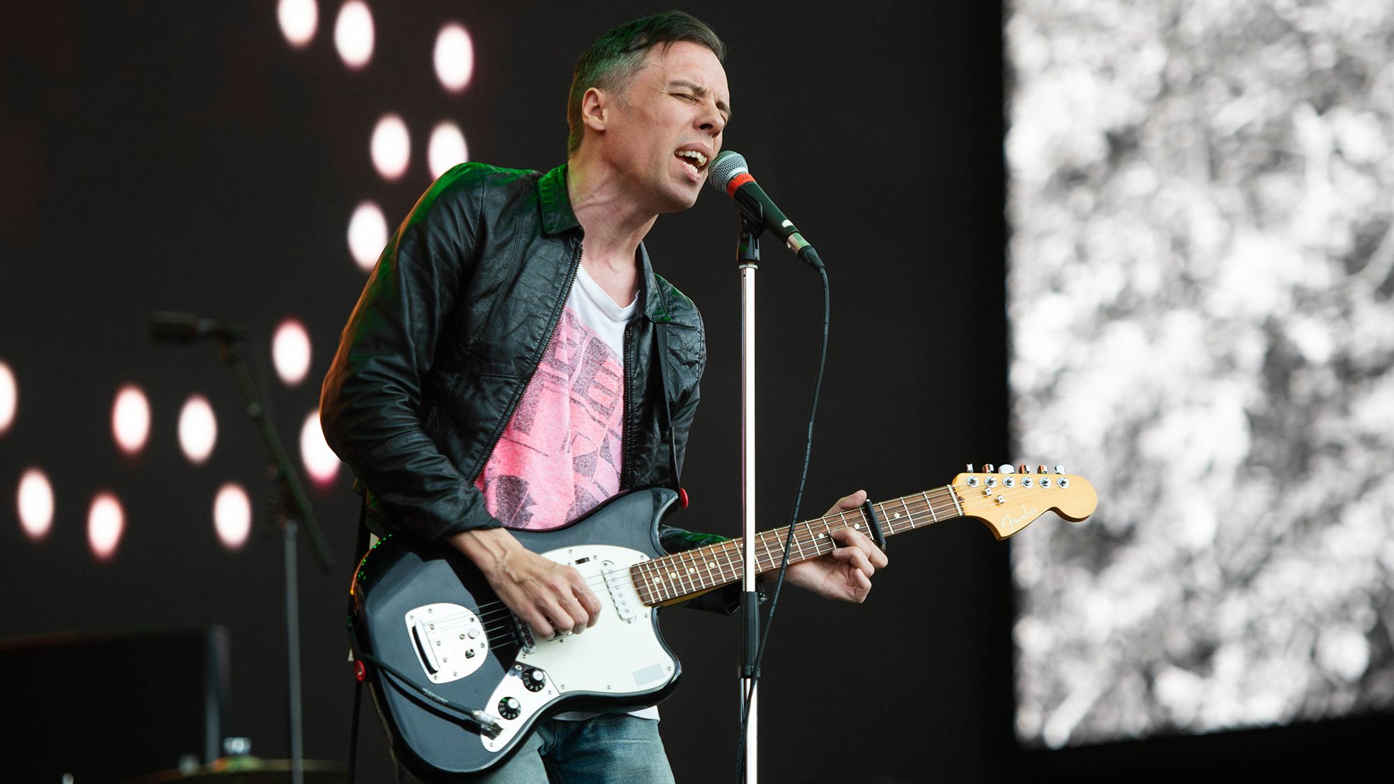 The Purloined Fender That Brings Together The Cribs and The 1975]